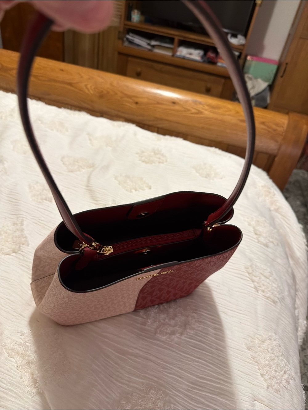 NWOT: Michael Kors Two-Tone Pink & Burgundy Signature Shoulder Bag - Picture 2 of 2